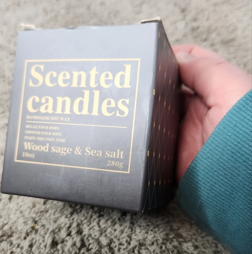 4 Assorted Candles - Picture 8 of 10